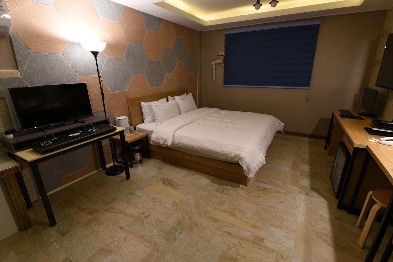 Jecheon Q Motel Buitenkant foto