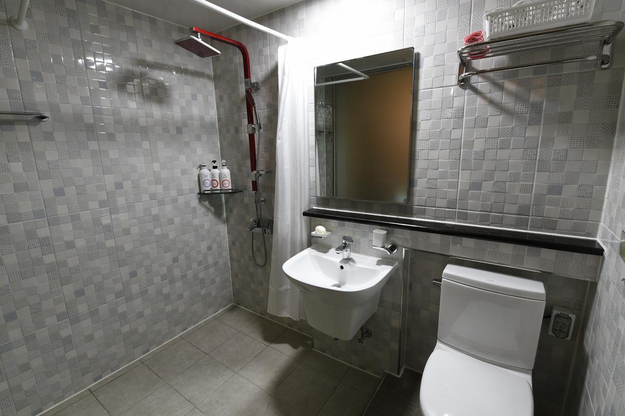 Jecheon Q Motel Buitenkant foto