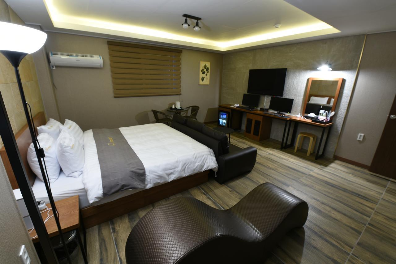 Jecheon Q Motel Buitenkant foto