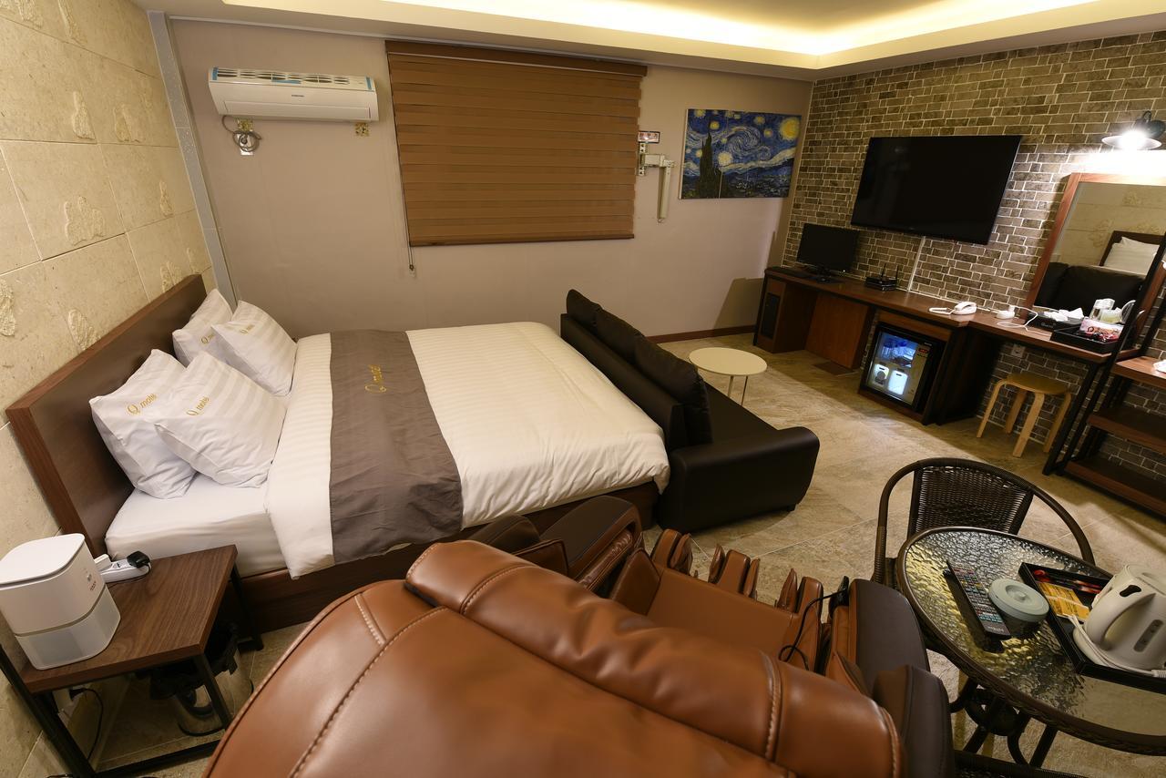 Jecheon Q Motel Buitenkant foto